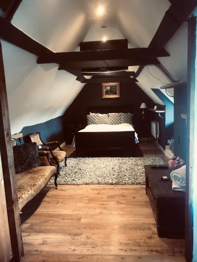 Tudor House - Double Room - Shared Bathroom Goff's Oak Exteriér fotografie